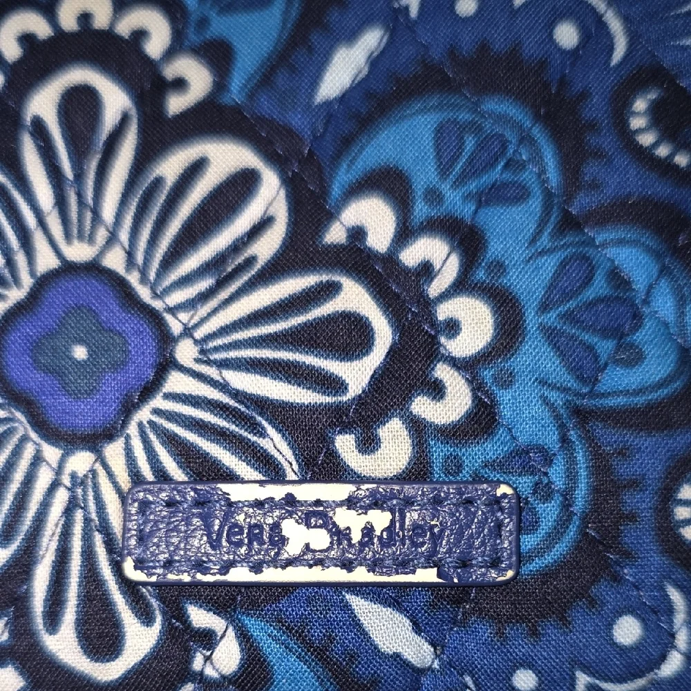 Vera Bradley RFID Accordion Wallet In "Blue Tapestry" pattern - Picture 9 of 9
